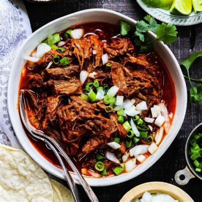  Birria! Ein mexikanisches Schmorgericht aus Guadalajara, das deine Geschmacksknospen zum Tanzen bringt