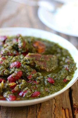  Ghormeh Sabzi - Ein herzhaftes vegetarisches Gericht voller überraschender Texturen und Aromen aus dem geheimnisvollen Buschehr!