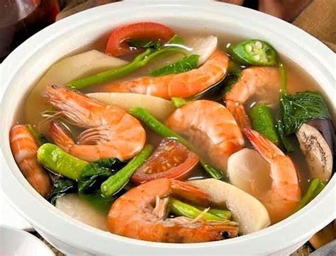  Sinigang na Hipon: Eine säuerliche, würzige Suppe mit Garnelen für die Mutigen und Genüsslichen!